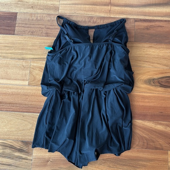 NWT Swimsuit romper - Picture 5 of 8